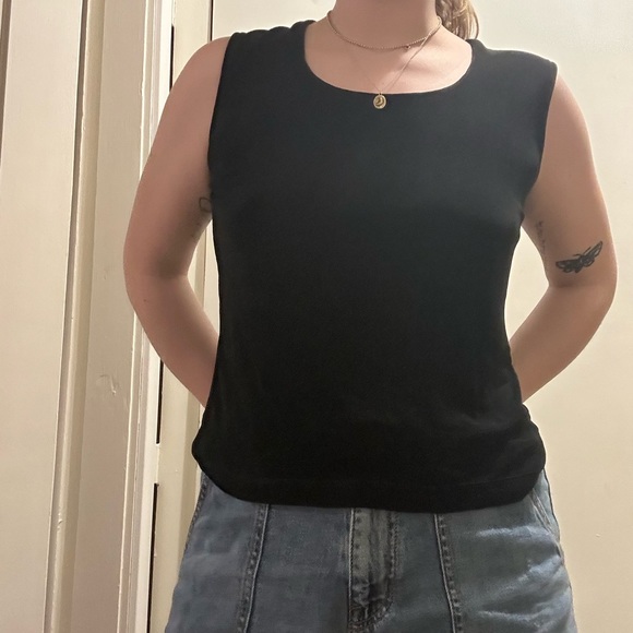 simple black tank top! - Picture 1 of 4